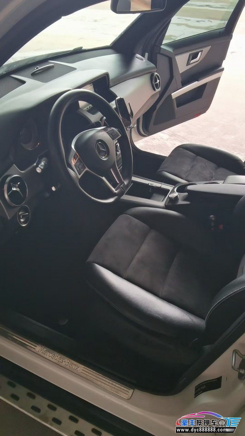 16年奔驰GLK轿车抵押车出售