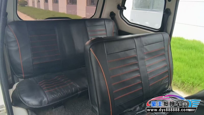 18年五菱汽车五菱宏光轿车抵押车出售