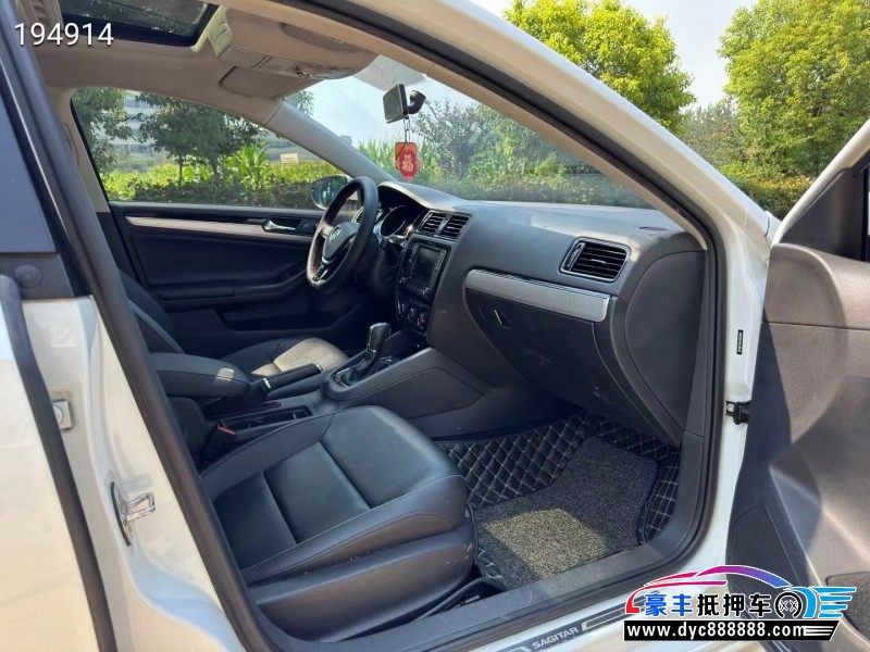 18年大众速腾轿车抵押车出售