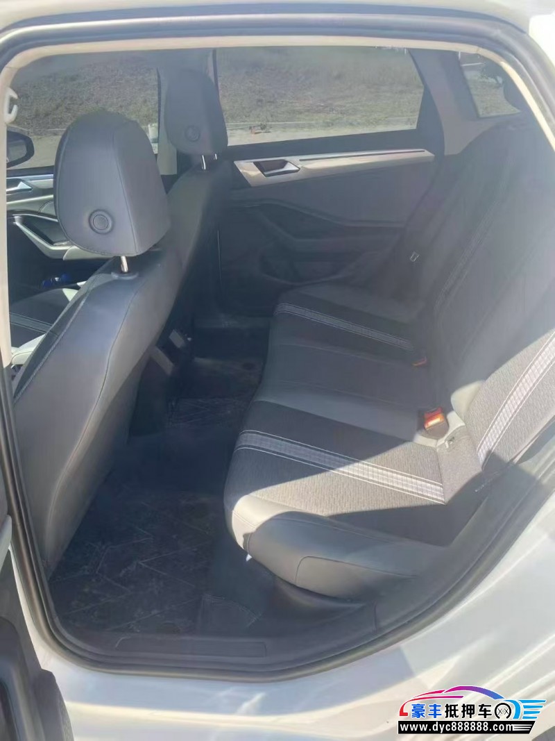 25年大众速腾轿车抵押车出售