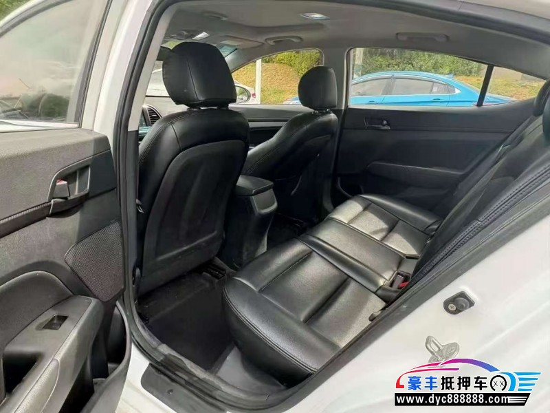 18年现代领动轿车抵押车出售