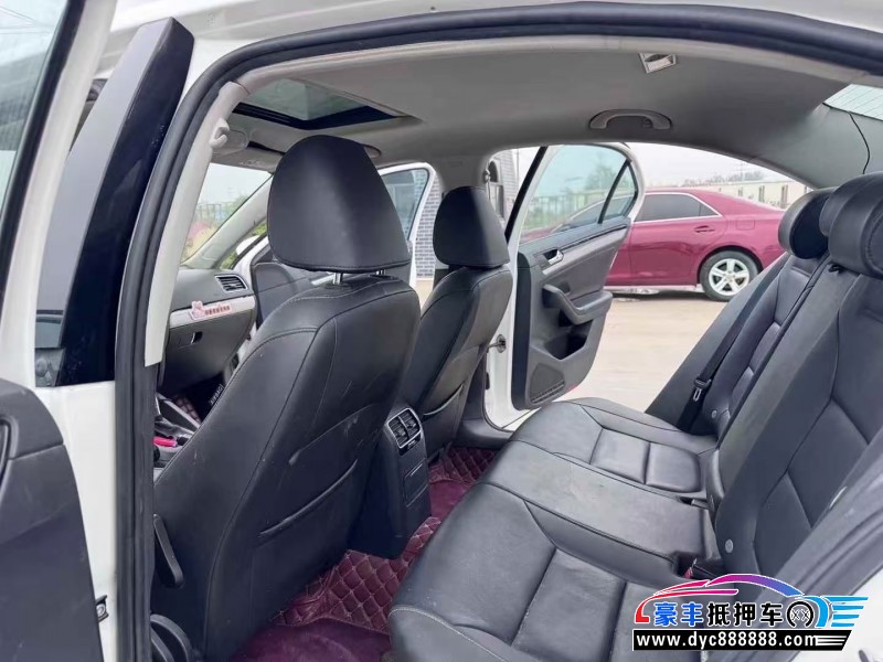 17年大众速腾轿车抵押车出售