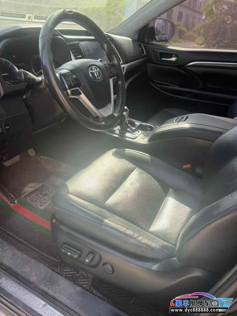 19年丰田汉兰达轿车抵押车出售