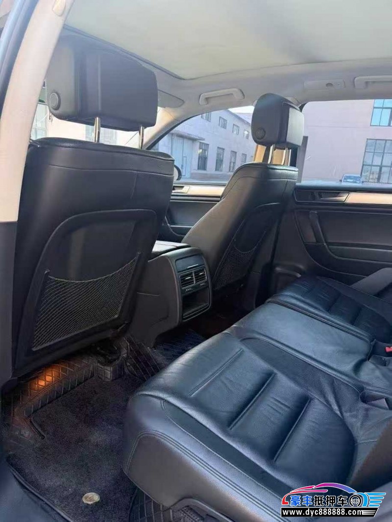 16年大众途锐轿车抵押车出售