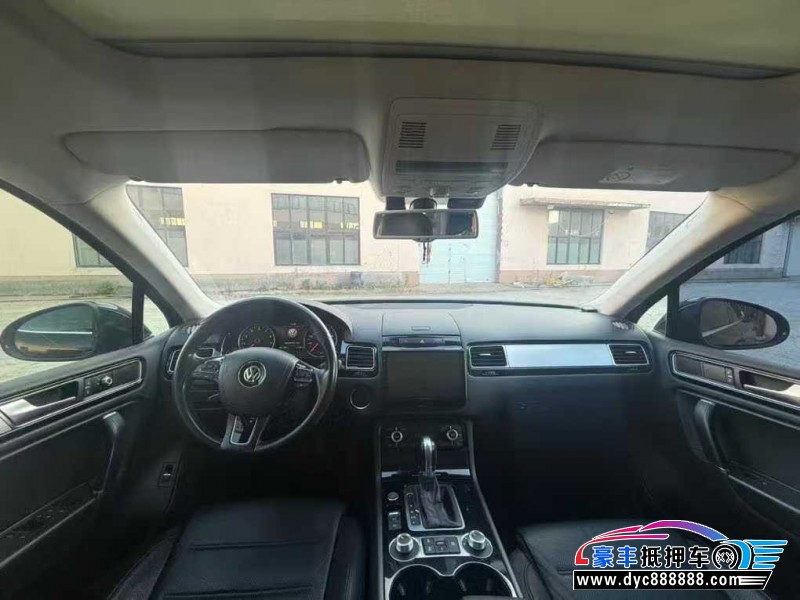 16年大众途锐轿车抵押车出售