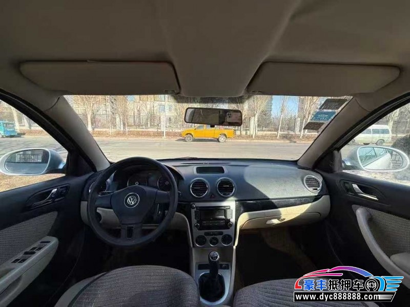 13年大众朗逸轿车抵押车出售