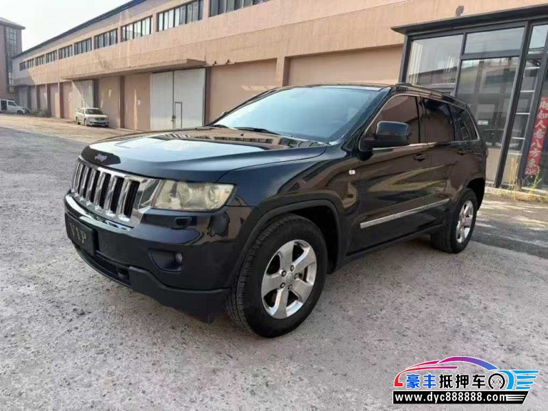 13年Jeep大切诺基轿车抵押车出售