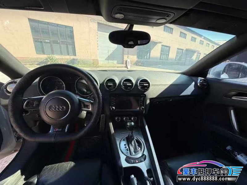13年奥迪TT轿车抵押车出售