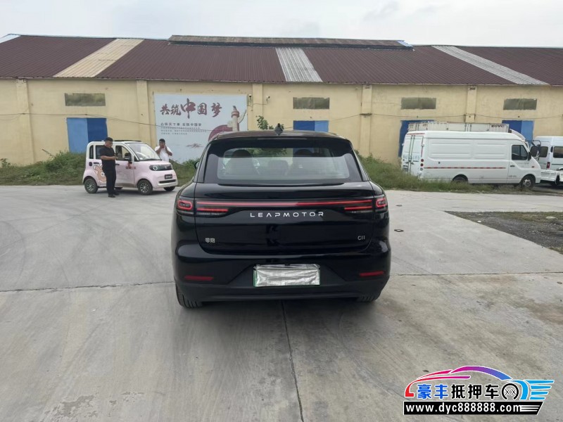 25年零跑C11轿车抵押车出售