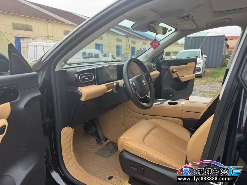 25年零跑C11轿车抵押车出售