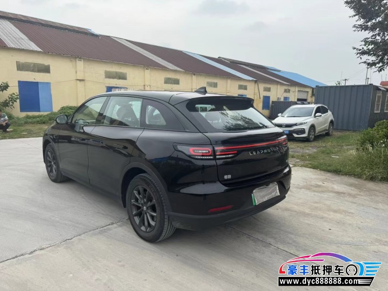 25年零跑C11轿车抵押车出售