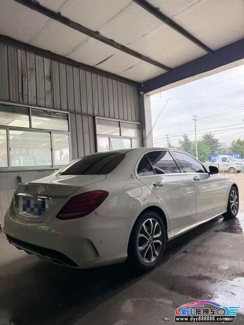 18年奔驰C轿车抵押车出售