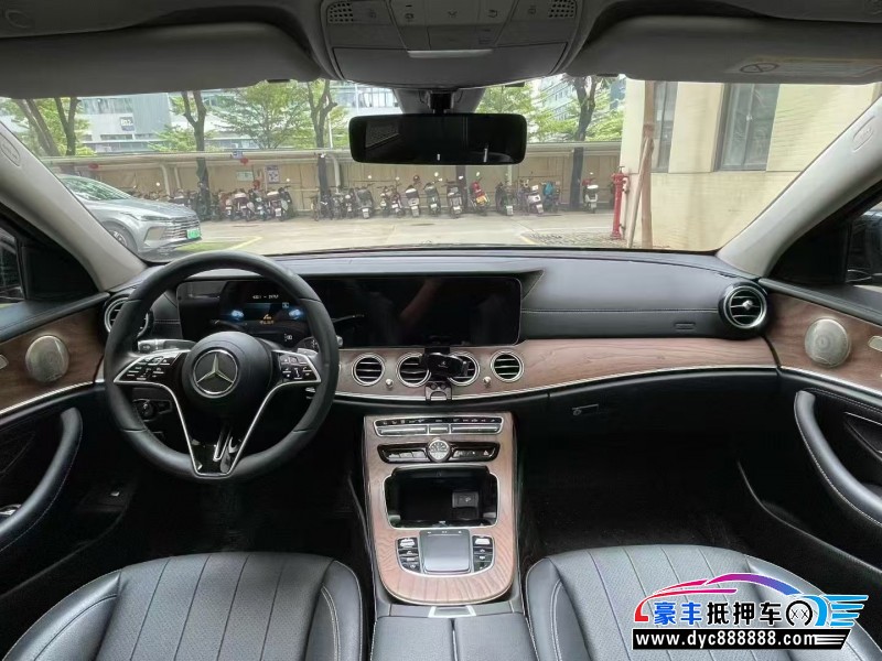 22年奔驰E轿车抵押车出售