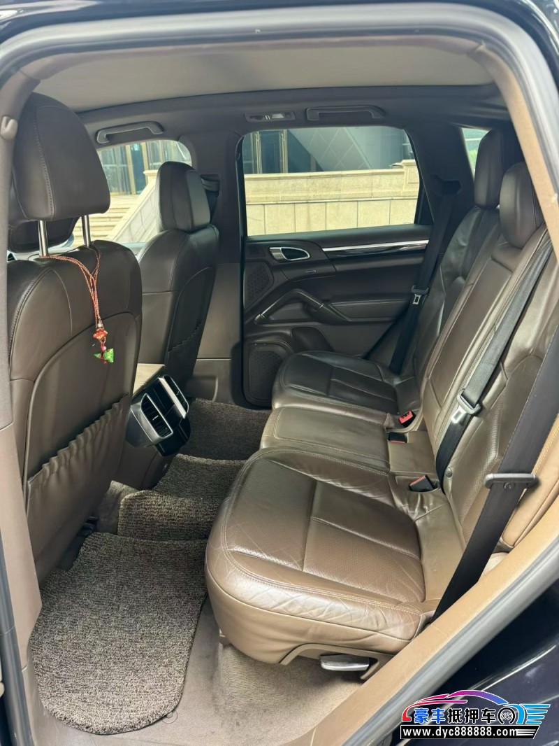 13年保时捷卡宴轿车抵押车出售