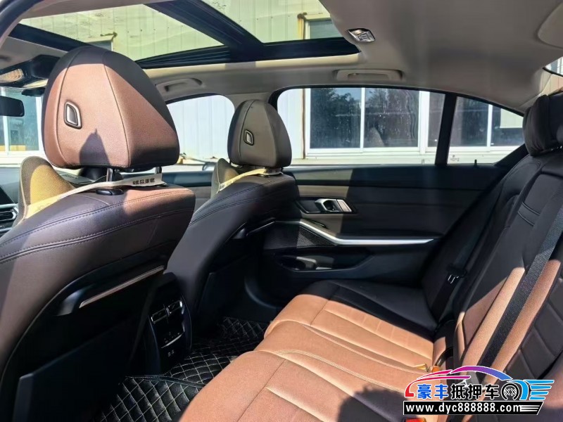 21年宝马3系轿车抵押车出售