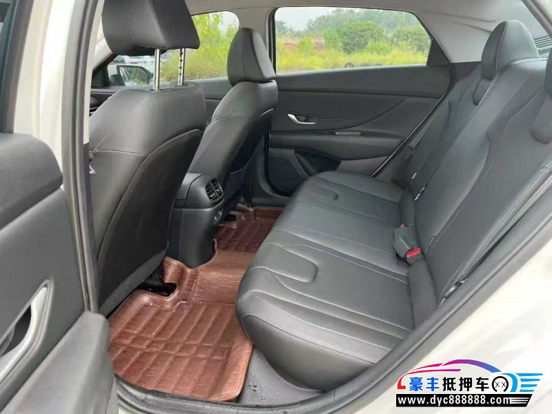 25年现代伊兰特轿车抵押车出售