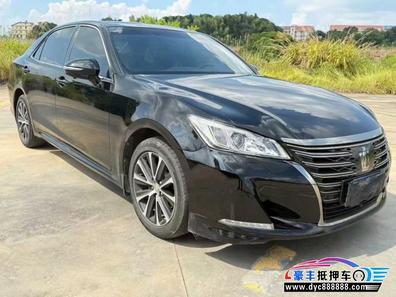 18年丰田皇冠轿车抵押车出售