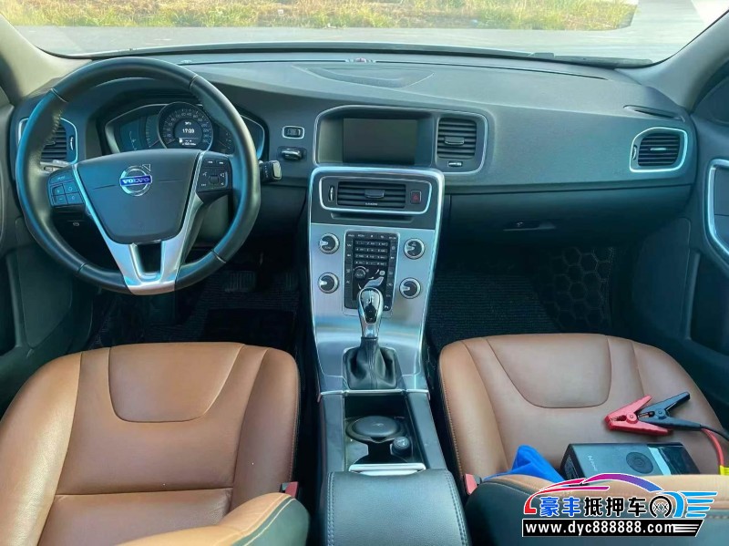 17年沃尔沃S60轿车抵押车出售