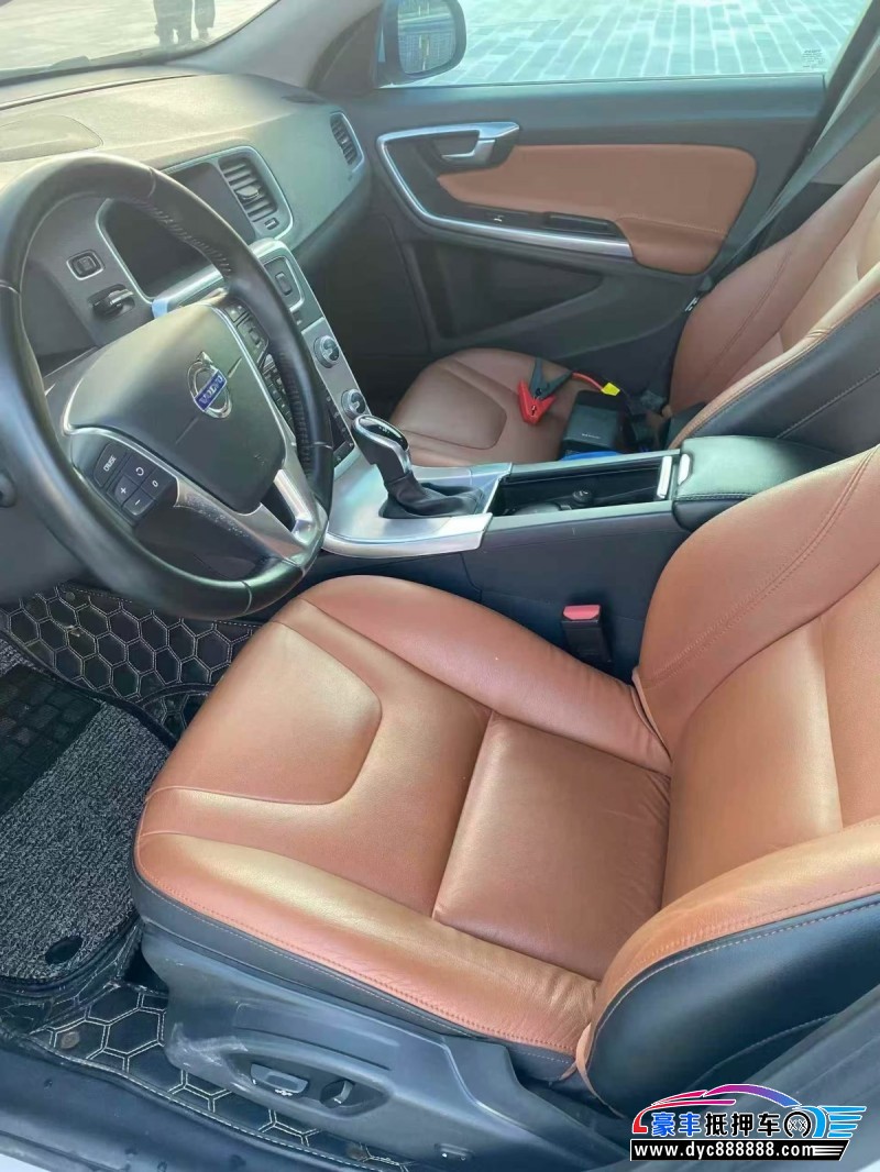 17年沃尔沃S60轿车抵押车出售