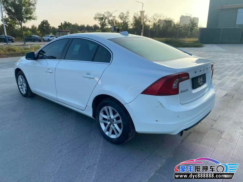 17年沃尔沃S60轿车抵押车出售