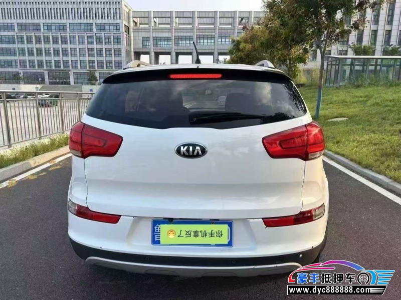 17年起亚智跑轿车抵押车出售