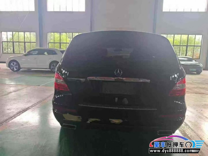 18年奔驰R轿车抵押车出售