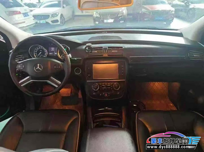 18年奔驰R轿车抵押车出售