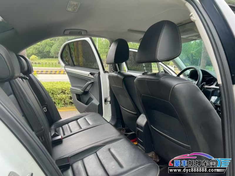 18年大众宝来轿车抵押车出售