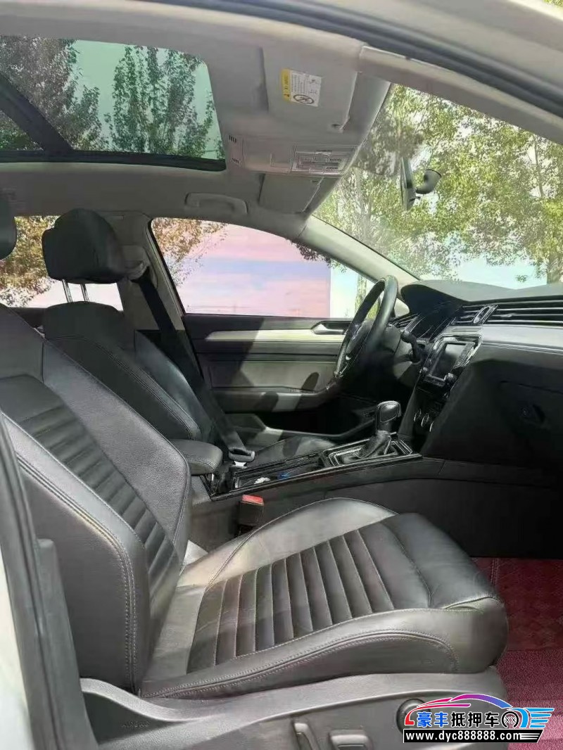 17年大众迈腾轿车抵押车出售