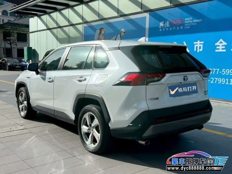 22年丰田RAV4轿车抵押车出售