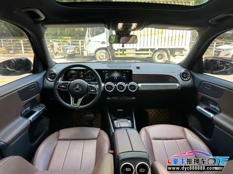 22年奔驰GLB轿车抵押车出售