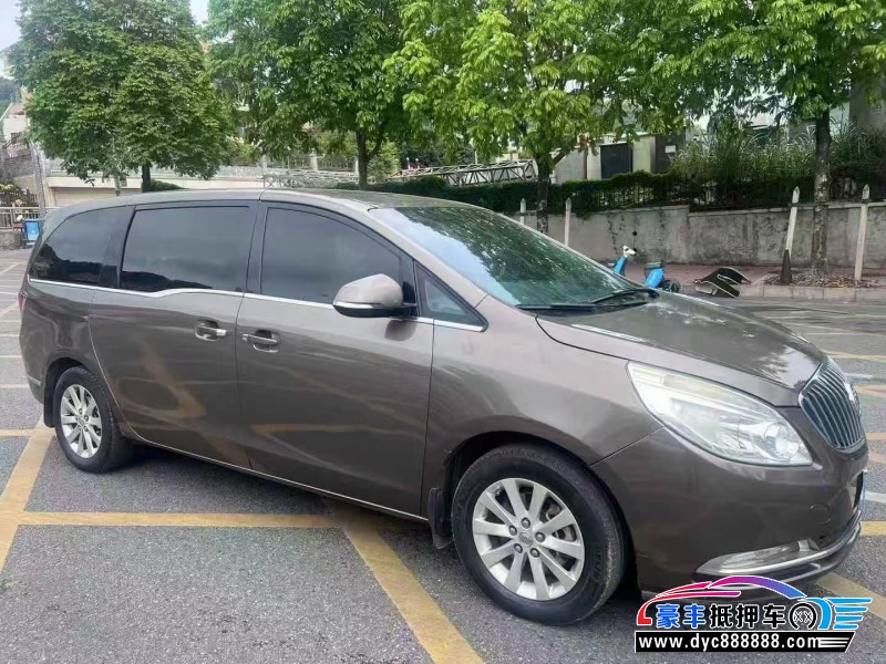 11年别克GL8轿车抵押车出售