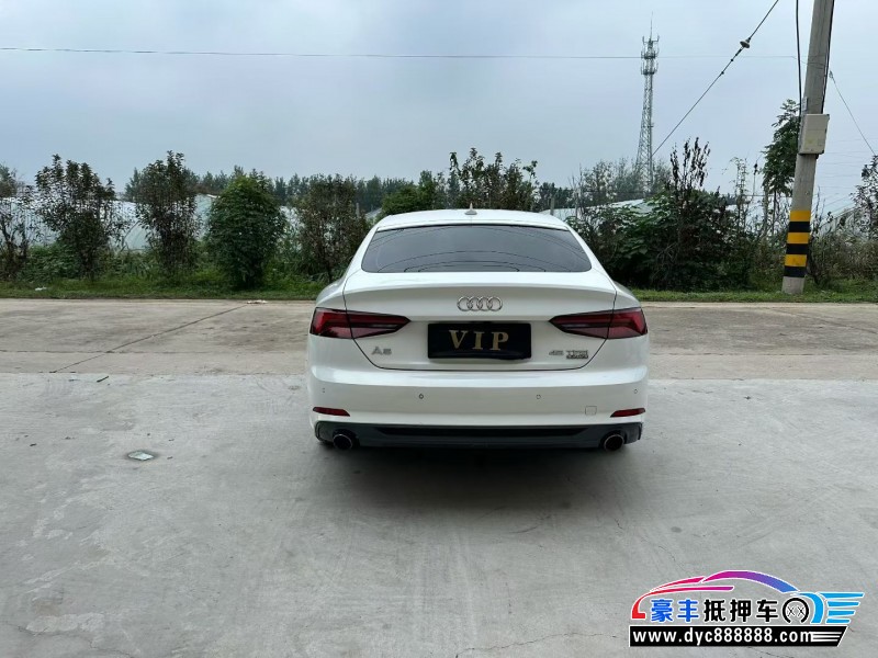 22年奥迪A5轿车抵押车出售