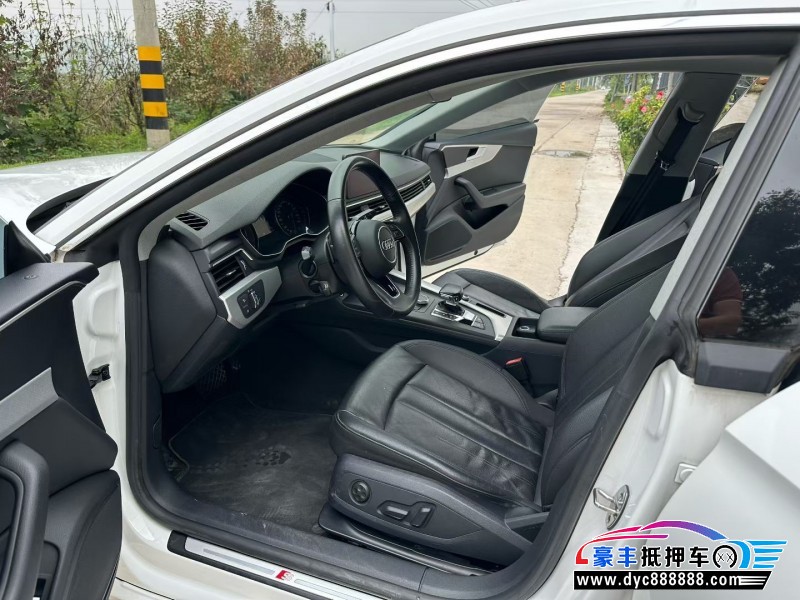 22年奥迪A5轿车抵押车出售