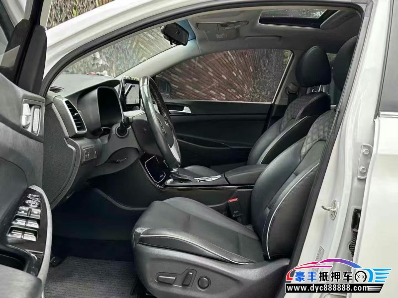 21年现代途胜轿车抵押车出售