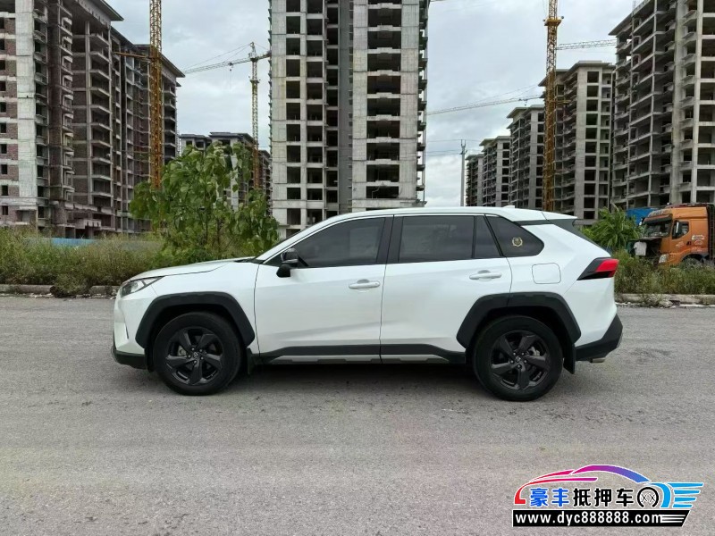 23年丰田RAV4轿车抵押车出售