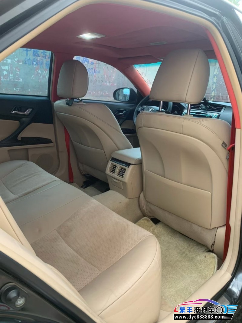 13年丰田锐志轿车抵押车出售