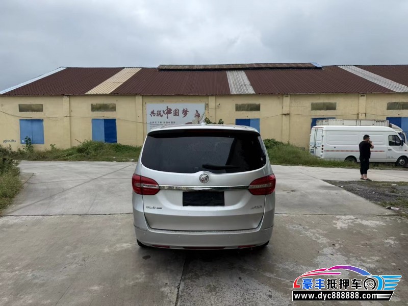 17年别克GL8轿车抵押车出售