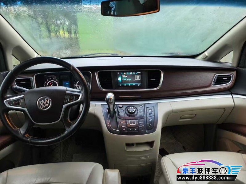 17年别克GL8轿车抵押车出售