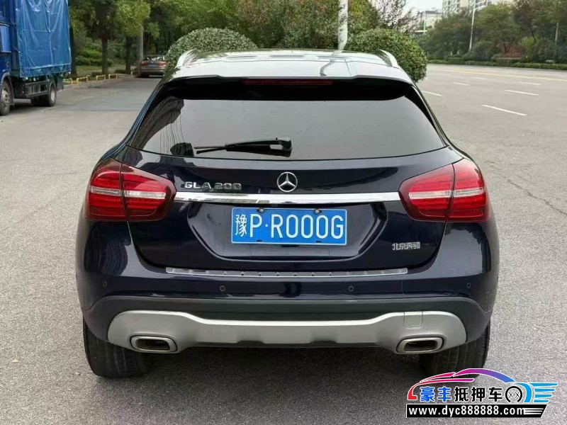17年奔驰GLA轿车抵押车出售