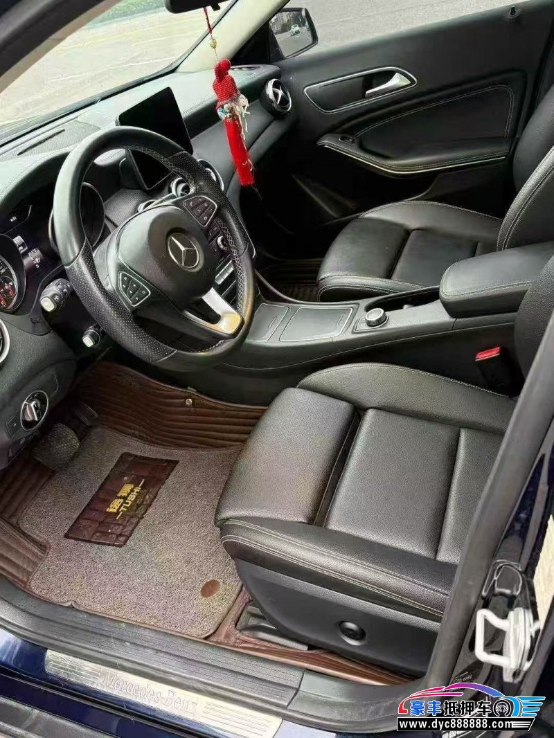 17年奔驰GLA轿车抵押车出售