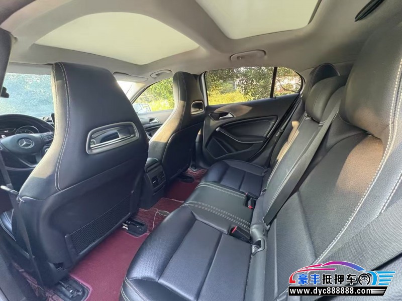 18年奔驰GLA轿车抵押车出售