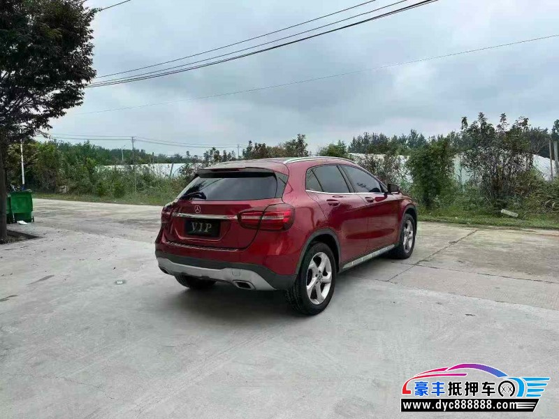 18年奔驰GLA轿车抵押车出售