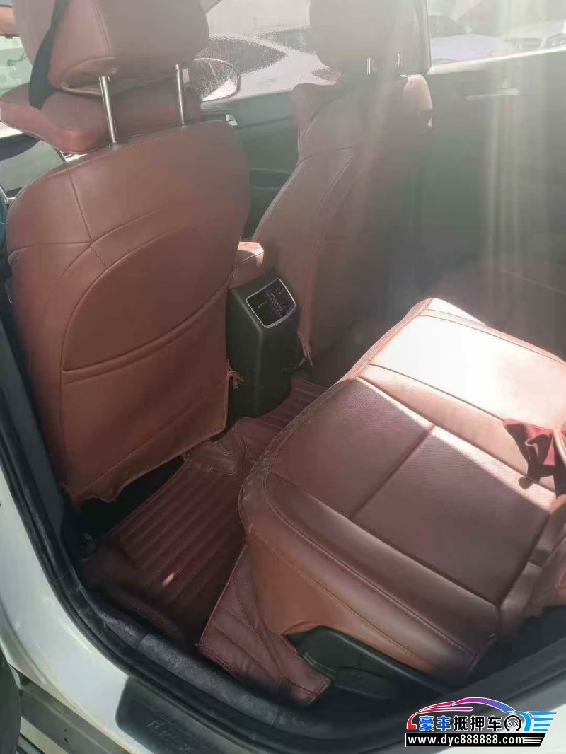 18年现代途胜轿车抵押车出售