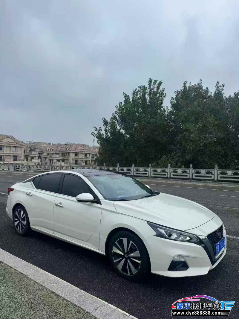 22年日产天籁轿车抵押车出售