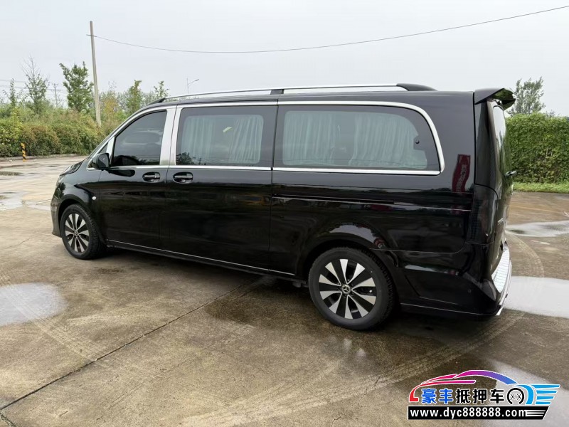 23年奔驰威霆轿车抵押车出售