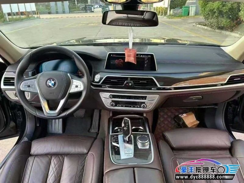 20年宝马7系轿车抵押车出售