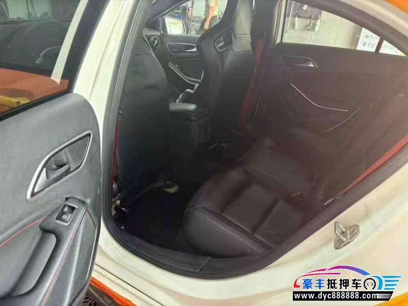 15年奔驰A轿车抵押车出售