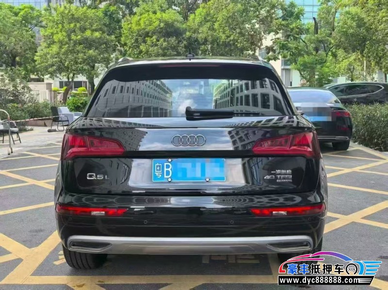 19年奥迪Q5轿车抵押车出售