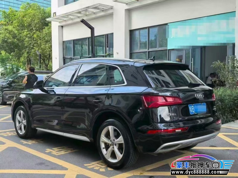 19年奥迪Q5轿车抵押车出售